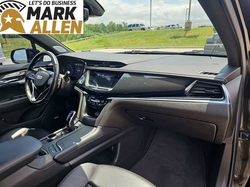 Used 2023 Cadillac XT6 Sport w/ Technology Package AWD/4WD image 29