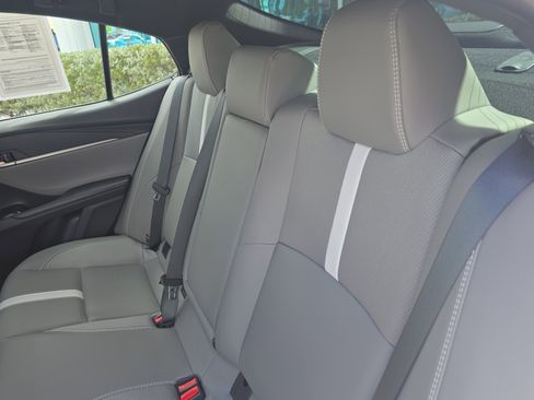 Used 2025 Toyota Camry SE image 12