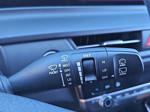 Used 2024 Kia Seltos EX image 25