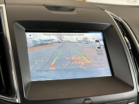 Used 2018 Ford Edge Titanium image 21
