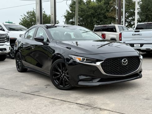Used 2025 MAZDA MAZDA3 s FWD image 2