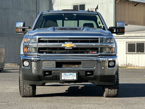 Used 2018 Chevrolet Silverado 3500 LTZ image 10