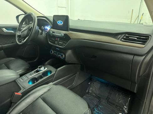 Used 2020 Ford Escape Titanium w/ Titanium Premium Package 2.0 FWD image 28