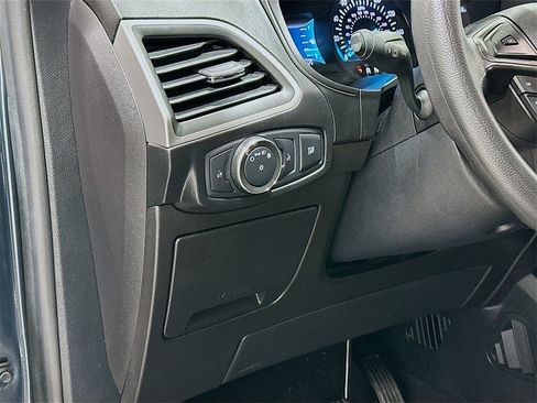 Used 2022 Ford Edge SE w/ Black Appearance Package image 10