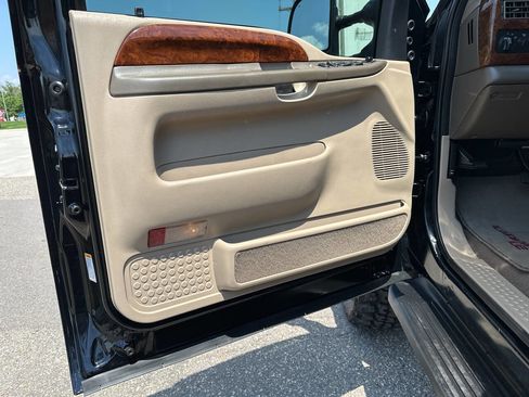 Used 2000 Ford F350 Lariat image 34