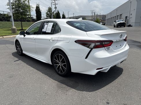 Used 2024 Toyota Camry SE FWD image 7