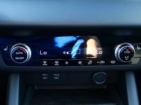 New 2026 Mitsubishi Outlander ES image 18