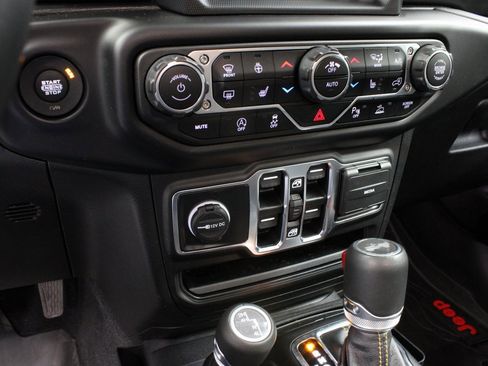 Used 2023 Jeep Wrangler Unlimited Sahara image 51