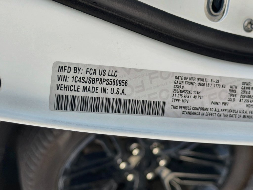 Used 2023 Jeep Wagoneer L Series II AWD/4WD image 35