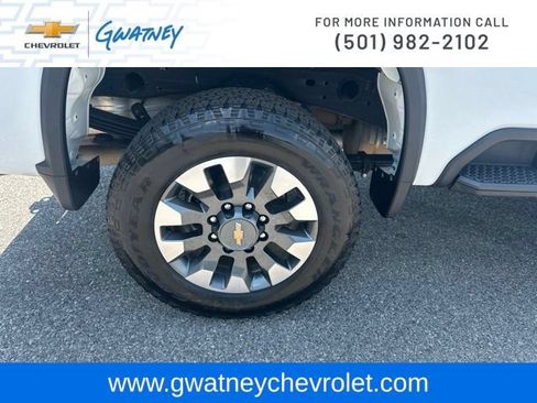 Used 2021 Chevrolet Silverado 2500 Custom w/ Custom Value Package AWD/4WD image 11