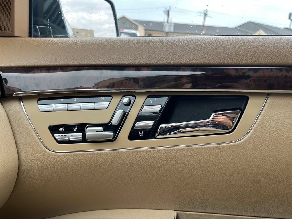 Used 2013 Mercedes-Benz S 550 image 31