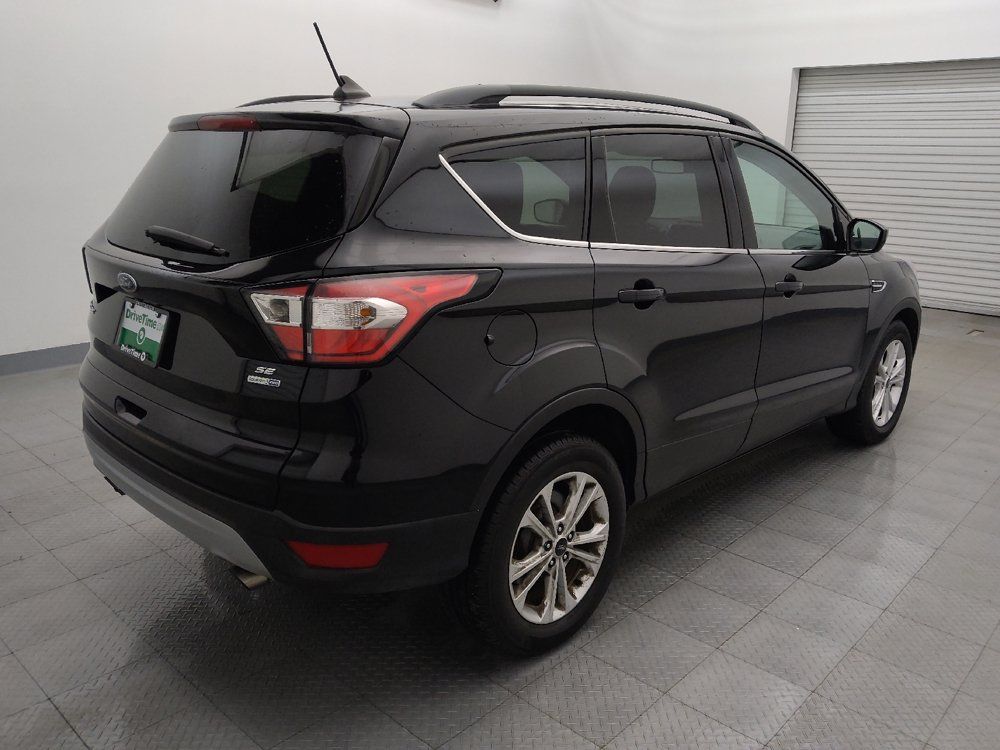 Used 2018 Ford Escape SE w/ Ford Safe & Smart Package AWD/4WD image 9