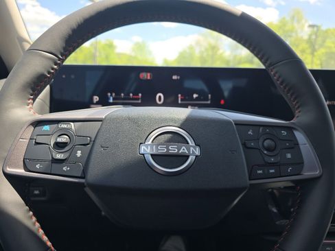 New 2026 Nissan Sentra SR w/ SR Premium Package FWD image 20