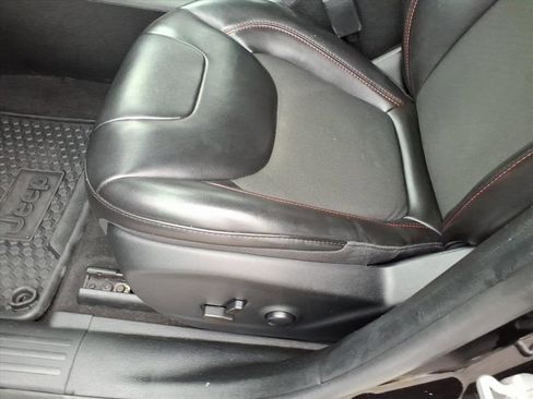 Used 2022 Jeep Cherokee Trailhawk image 11