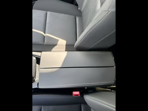 Certified 2025 Nissan Rogue SV AWD/4WD image 17