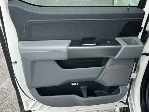 Used 2022 Ford F150 Lariat w/ Equipment Group 502A High image 32