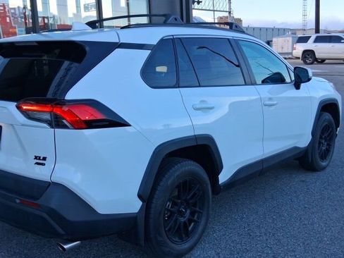 Used 2020 Toyota RAV4 XLE image 6