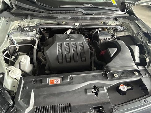 Used 2022 Mitsubishi Eclipse Cross SE FWD image 35