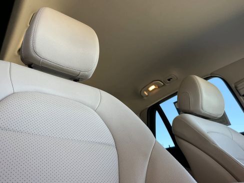 Used 2022 Mercedes-Benz GLC 300 4MATIC image 16