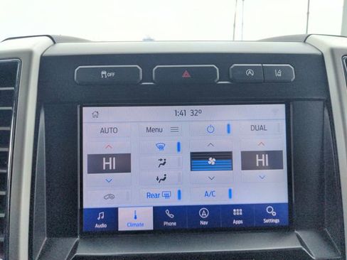 Certified 2020 Ford F150 Lariat image 28