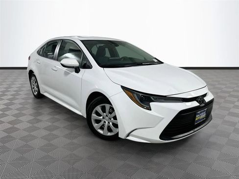 Used 2023 Toyota Corolla LE FWD image 1