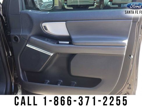 Used 2025 Ford Expedition Active AWD/4WD image 35