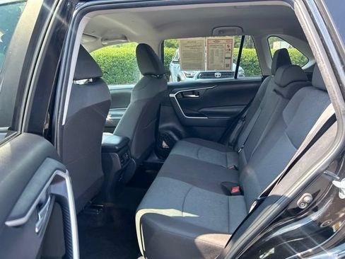 Used 2025 Toyota RAV4 XLE FWD image 16