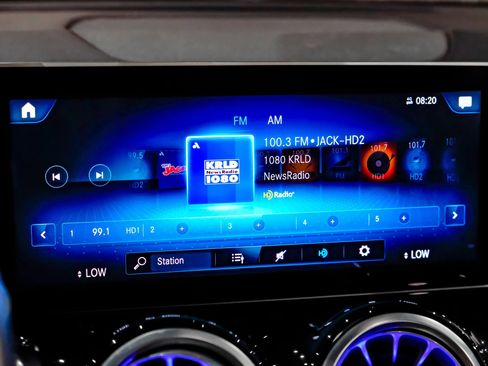 Used 2020 Mercedes-Benz GLB 250 image 22
