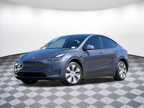 Used 2023 Tesla Model Y Long Range AWD/4WD image 1