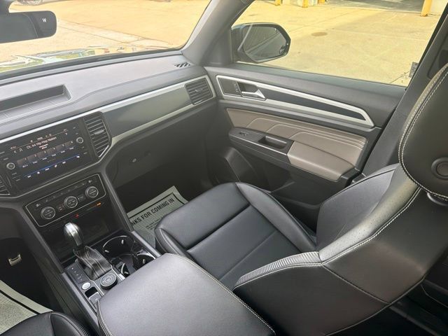 Used 2023 Volkswagen Atlas Cross Sport SEL R-Line AWD/4WD image 22