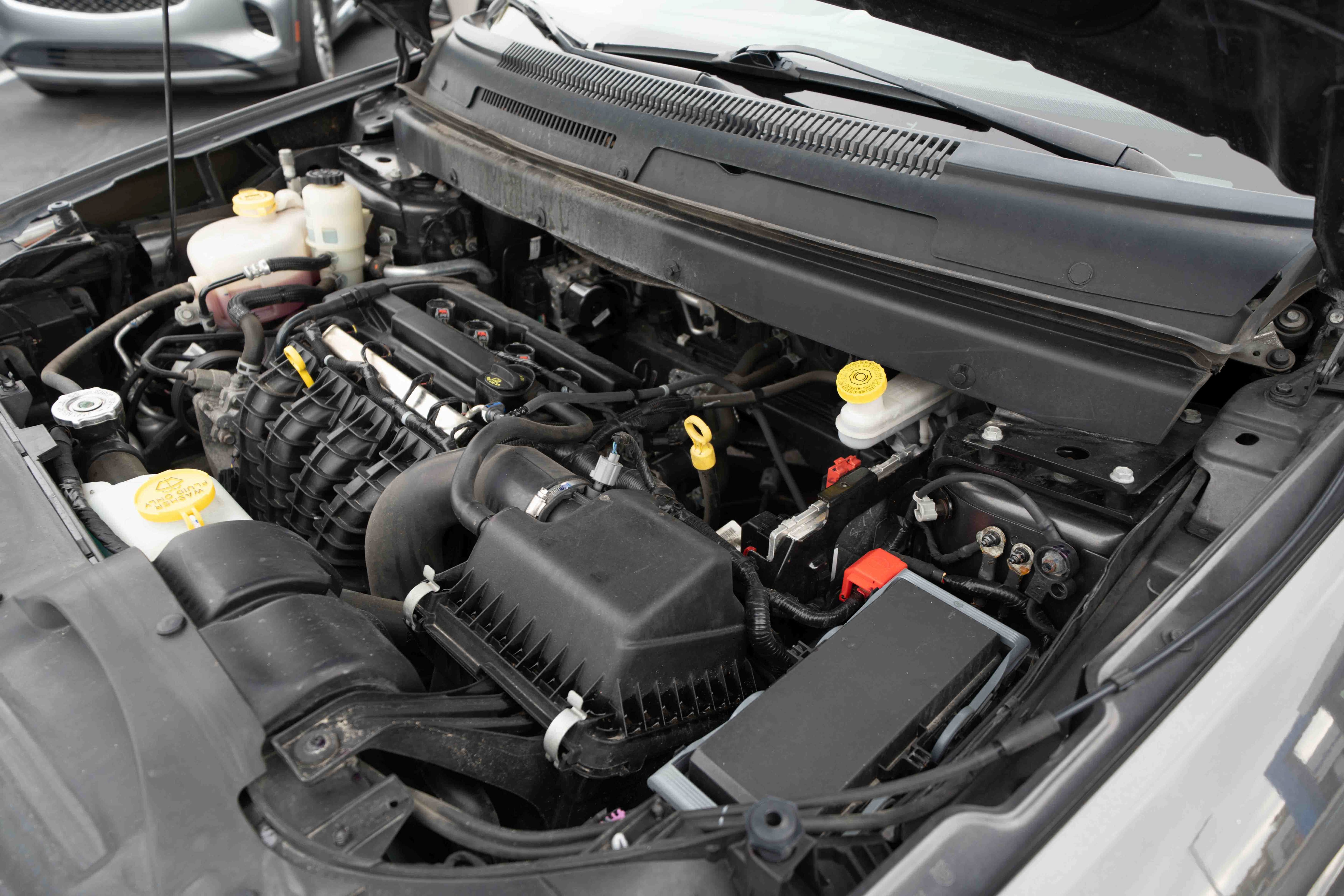 Used 2019 Dodge Journey SE FWD image 32