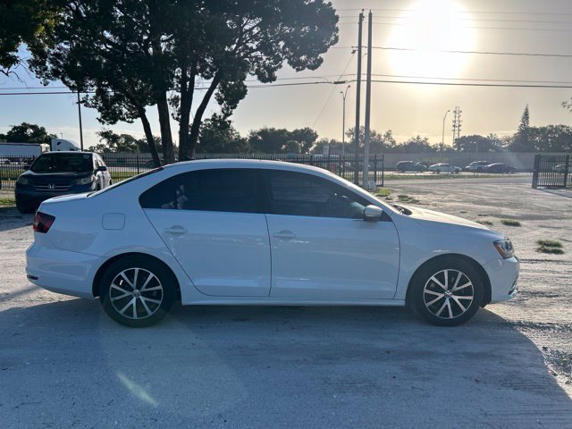 Used 2017 Volkswagen Jetta SE FWD image 19