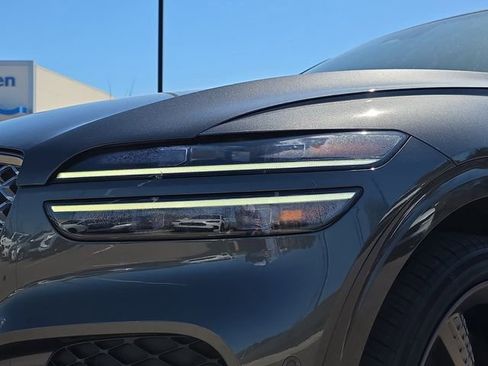 Used 2024 Genesis GV70 2.5T w/ Sport Prestige Package image 9