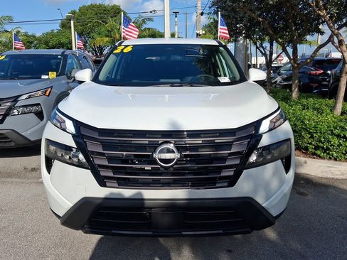 Used 2026 Nissan Rogue SV FWD image 2