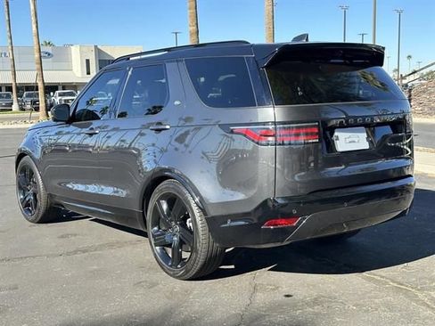 Used 2025 Land Rover Discovery Dynamic SE AWD/4WD image 17