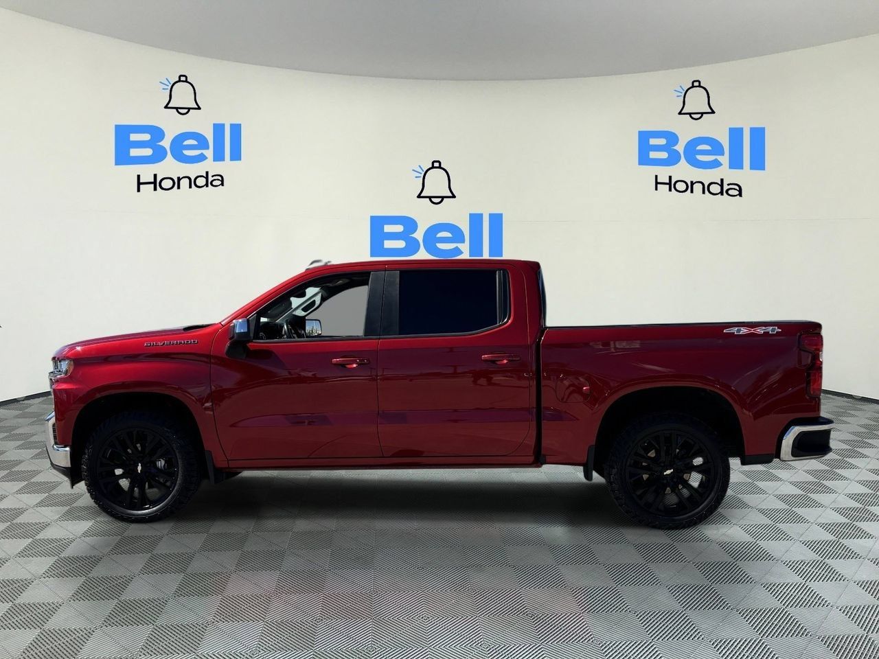 Used 2021 Chevrolet Silverado 1500 LT w/ Bed Protection Package AWD/4WD image 2
