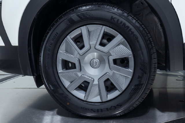 Used 2025 Nissan Kicks S FWD image 26
