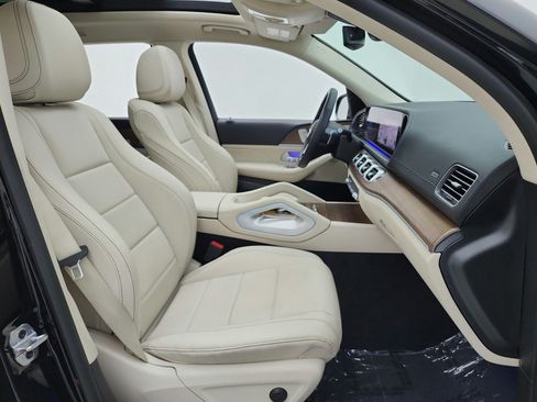 Used 2024 Mercedes-Benz GLS 450 4MATIC image 18