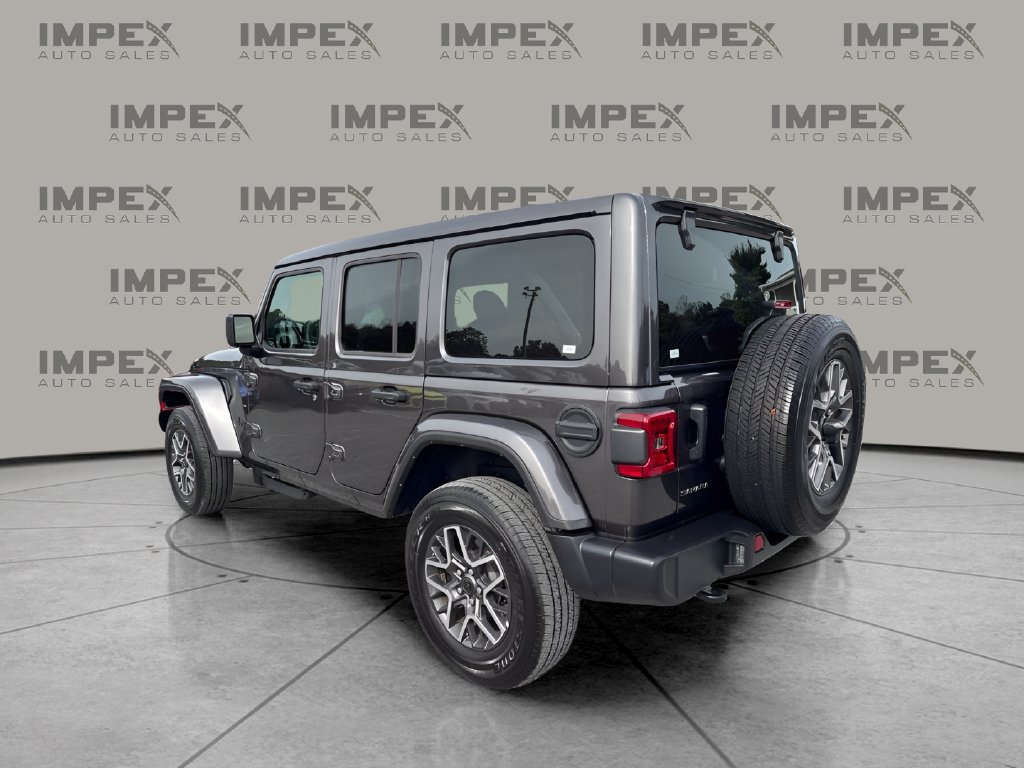 Used 2026 Jeep Wrangler Unlimited Sahara AWD/4WD image 3