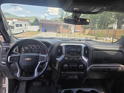 Used 2023 Chevrolet Silverado 3500 LT w/ Remote Start Package AWD/4WD image 12
