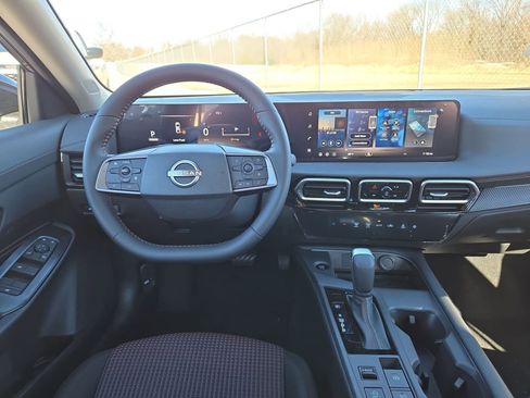 New 2026 Nissan Sentra SR w/ Floor Mat Package image 13