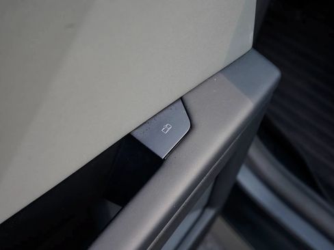 Used 2024 Tesla Cybertruck AWD Crew Cab image 30