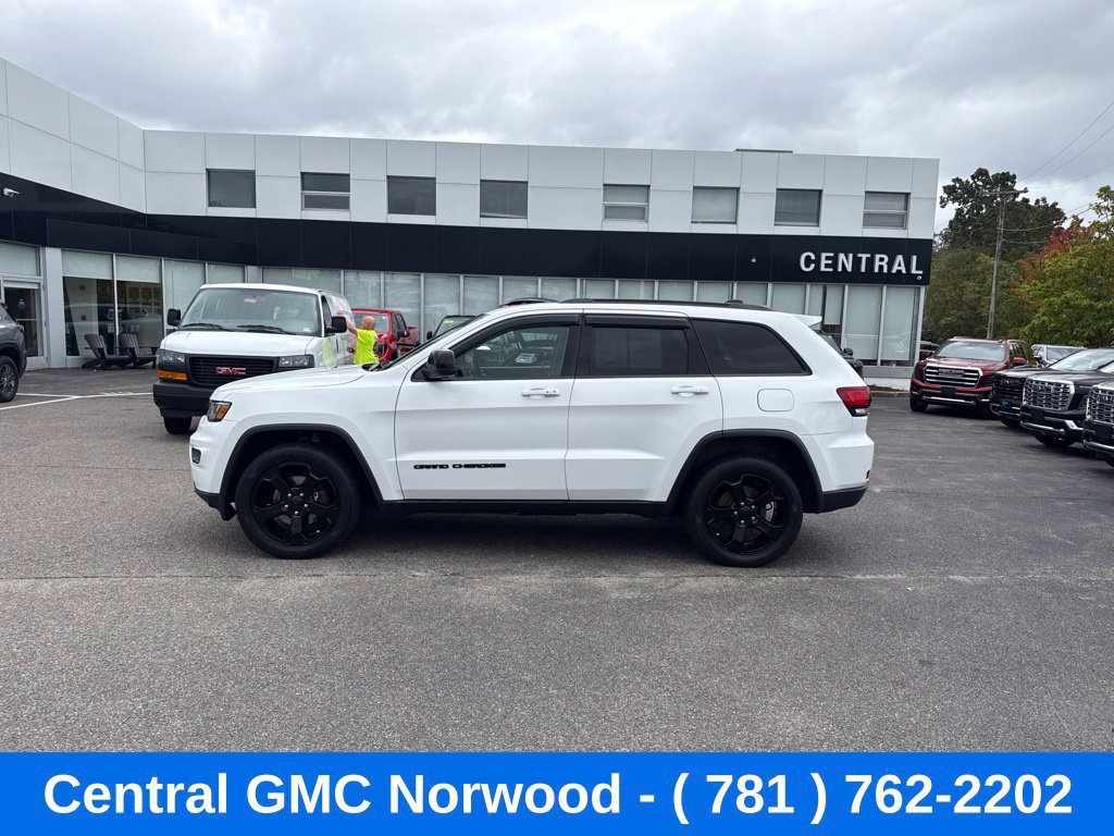 Used 2019 Jeep Grand Cherokee Laredo AWD/4WD image 2