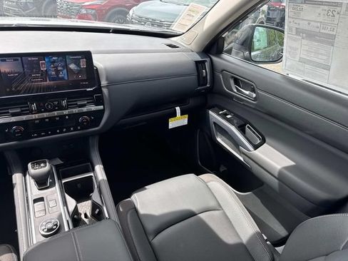 New 2026 Nissan Pathfinder SL AWD/4WD image 19