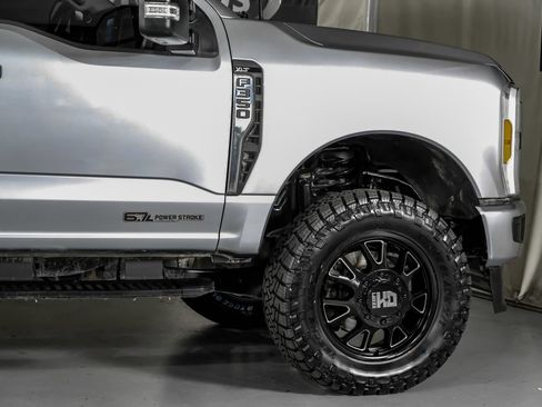 Used 2024 Ford F350 XLT AWD/4WD image 8
