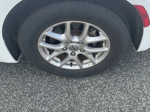 Used 2024 Chrysler Pacifica Touring-L FWD image 10