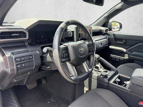 Used 2025 Toyota 4Runner SR5 AWD/4WD image 9