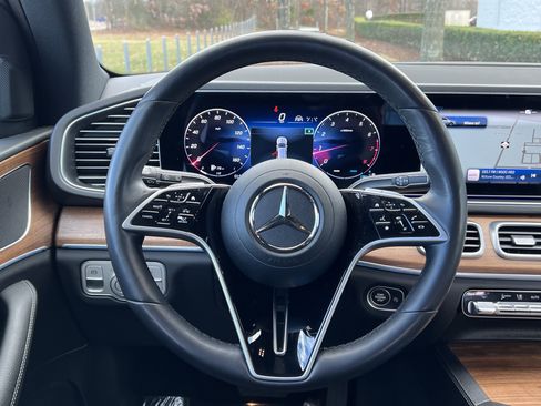 Certified 2025 Mercedes-Benz GLE 350 4MATIC image 18