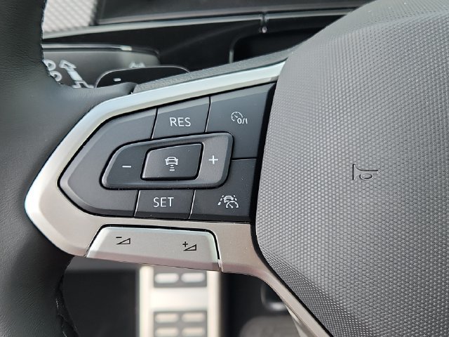 New 2026 Volkswagen Atlas Cross Sport SEL R-Line AWD/4WD image 11