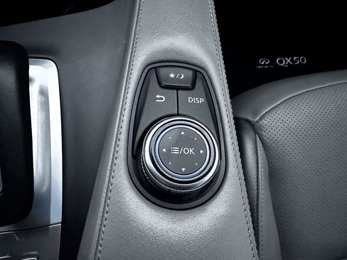 Certified 2025 INFINITI QX50 Luxe image 25